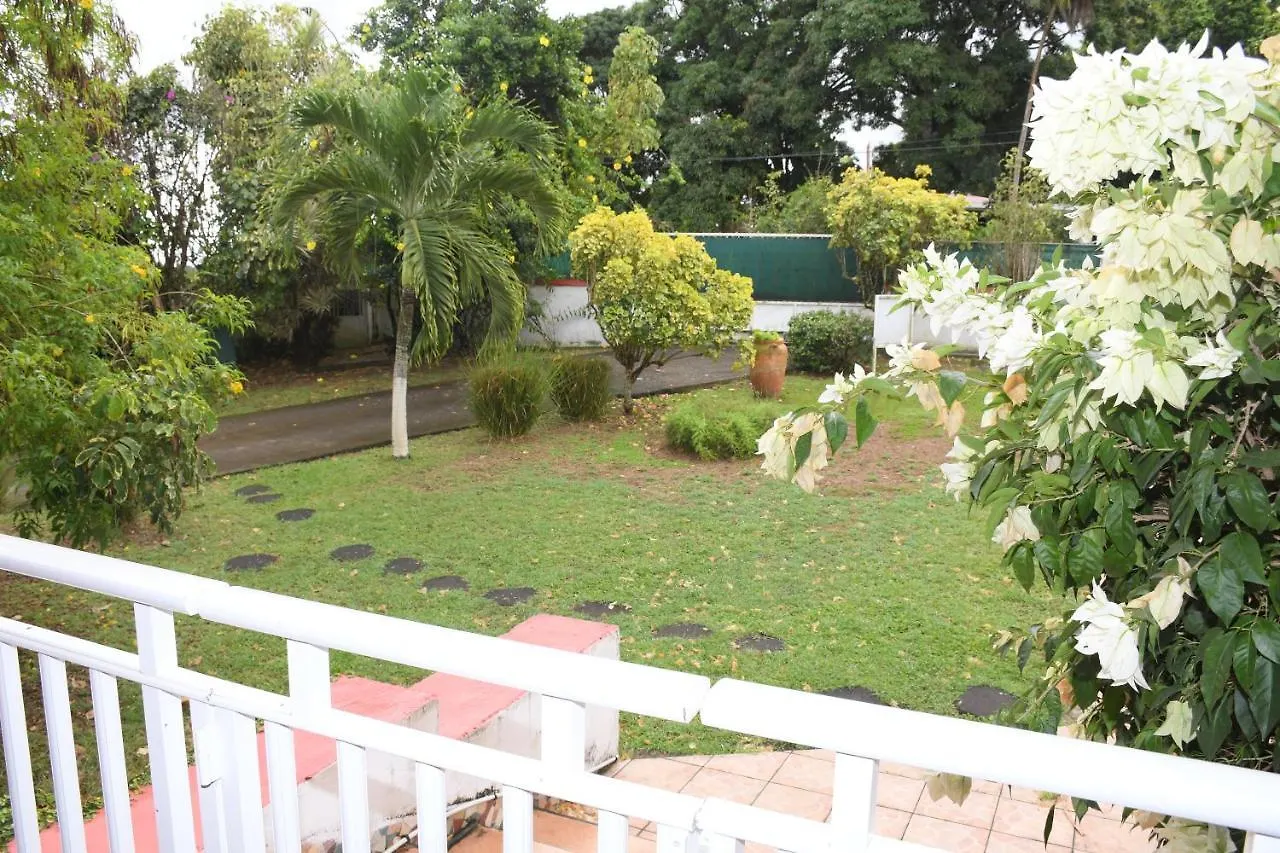 Holiday home Gites Espace Quietude Villa Les Orchidees Avec Wifi Petit-Bourg